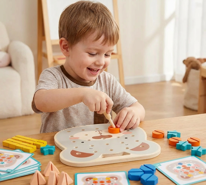 Montessori Färg- och Formkort med Björnplatta för Små Pysslare